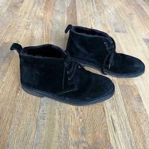 Vince Candice Suede Shearling Chukka bootie in black size 38